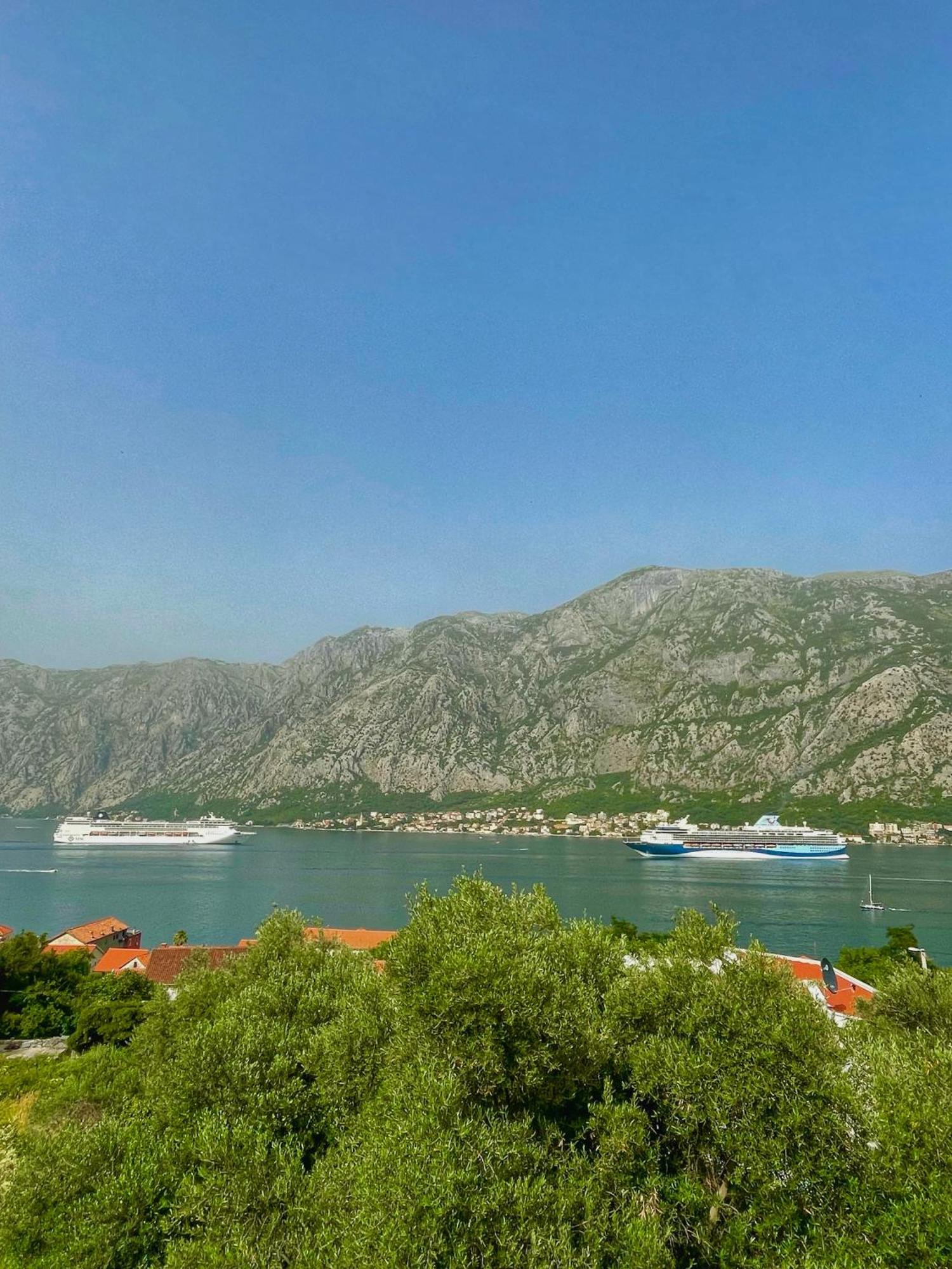Apartments Krivokapic Prcanj With Bay View Kotor Exterior foto