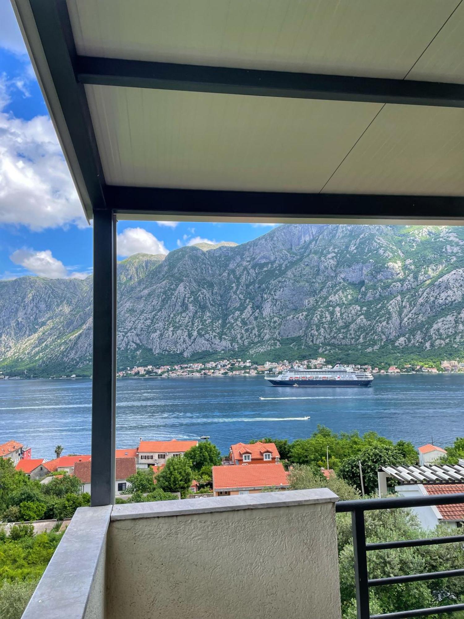Apartments Krivokapic Prcanj With Bay View Kotor Exterior foto