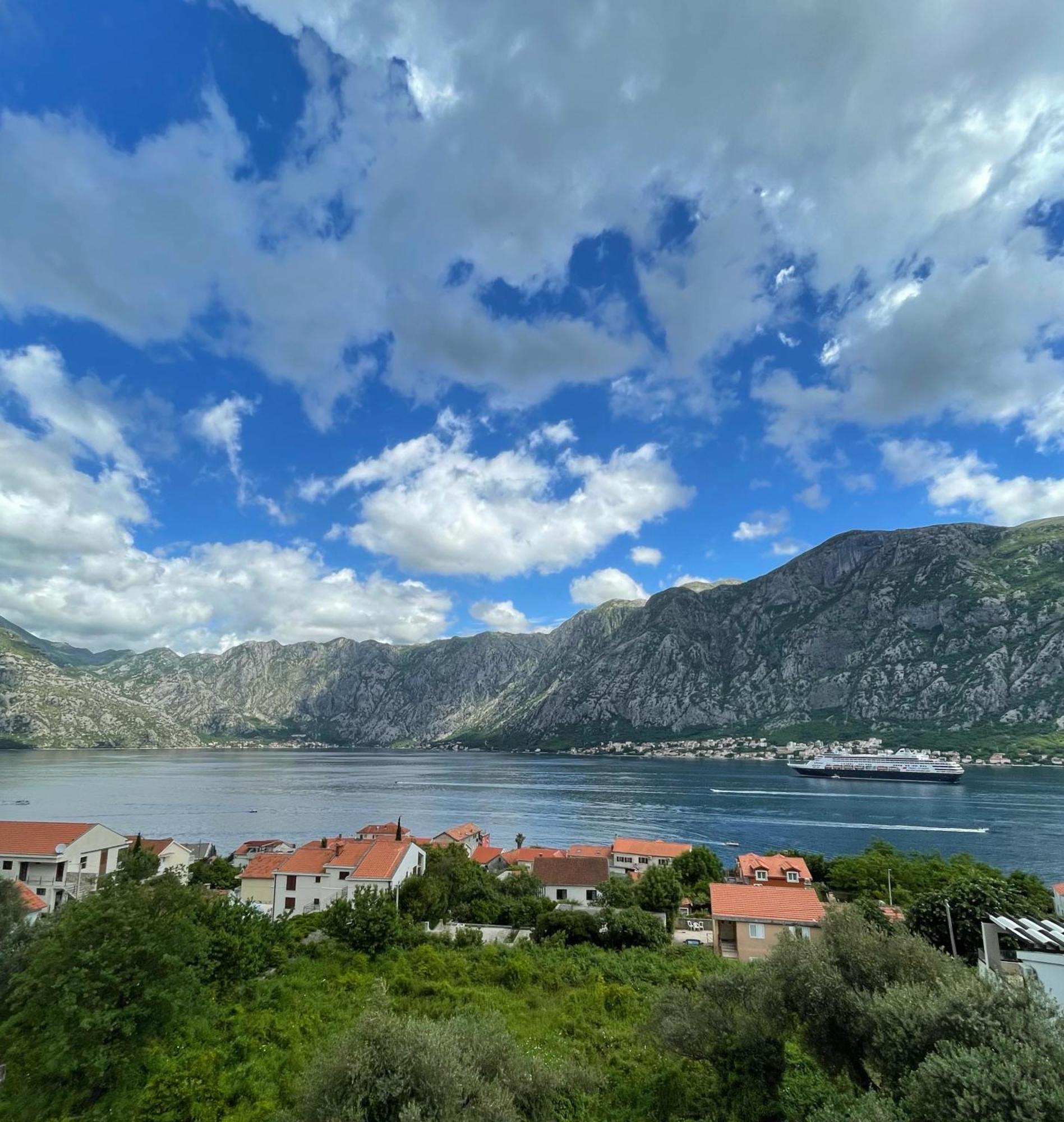 Apartments Krivokapic Prcanj With Bay View Kotor Exterior foto